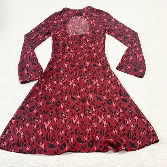 & Other Stories Size 4 Red and Black Leopard Print Open Back Flare Dress NEW! - Picture 7 of 7